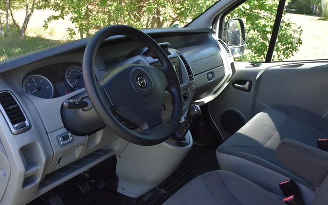 Opel Vivaro cena 43700 przebieg: 253000, rok produkcji 2009 z Lesko małe 781